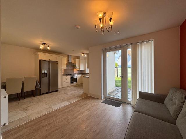3 room house for rent