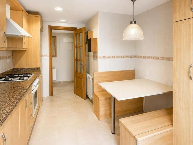 3 room luxury Apartment for rent in Valencia