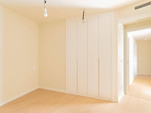 3 room luxury Apartment for rent in Valencia
