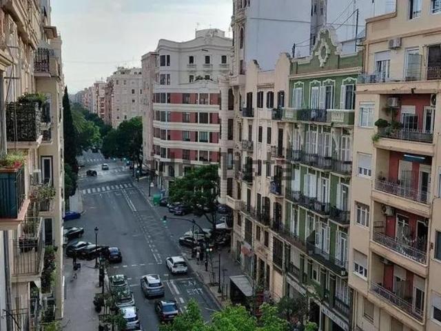 3 room luxury Apartment for rent in Valencia, Spain