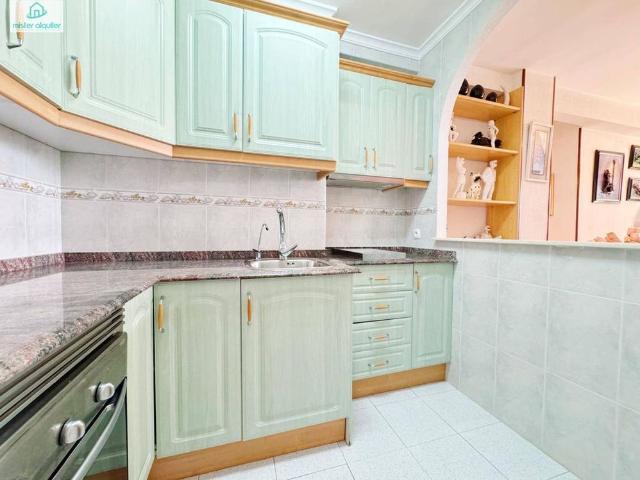 3 room luxury Apartment for rent in Alicante, Valencia