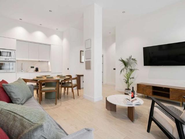 3 room luxury Apartment for rent in Madrid, Spain