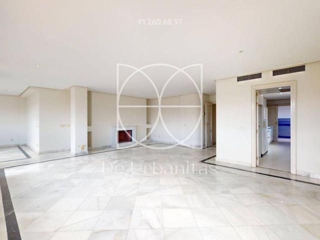 3 room luxury Apartment for rent in Madrid, Spain