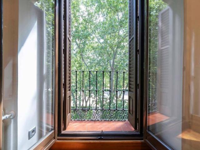 3 room luxury Apartment for rent in Madrid, Spain