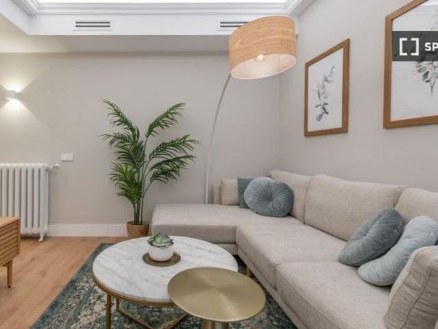 3 room luxury Apartment for rent in Madrid, Spain