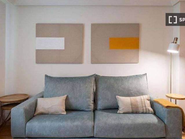 3 room luxury Apartment for rent in Madrid, Spain