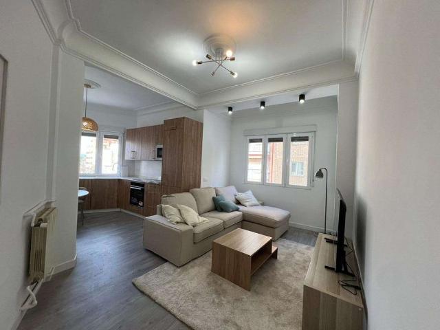 3 room luxury Apartment for rent in Madrid, Spain