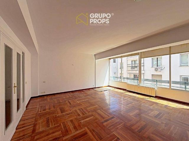 3 room luxury Flat for rent in Madrid, Spain