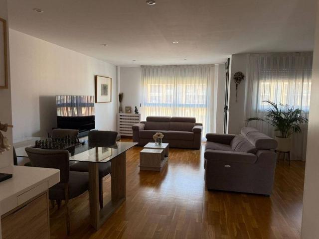 3 room luxury Flat for rent in Valencia