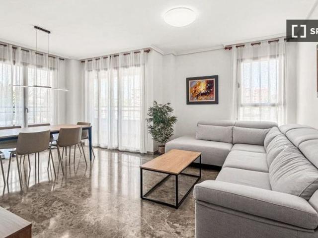 3 room luxury Flat for rent in Valencia