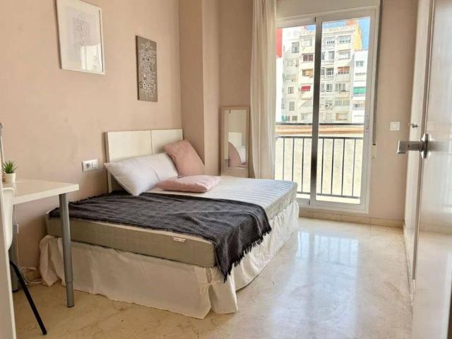 3 room luxury Flat for rent in Valencia