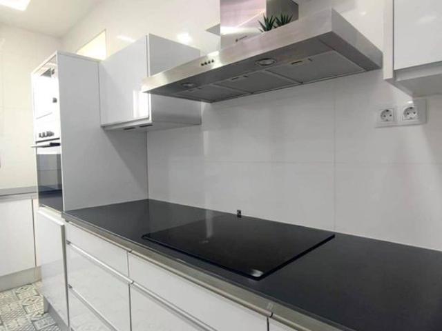 3 room luxury penthouse for rent in Valencia