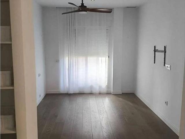 3 room luxury penthouse for rent in Valencia