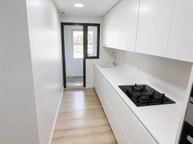 3 room luxury penthouse for rent in Valencia, Spain