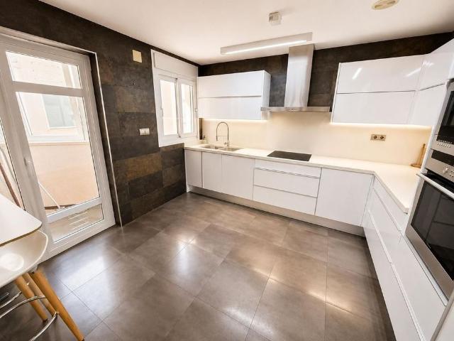 3 room luxury penthouse for rent in Alicante, Spain