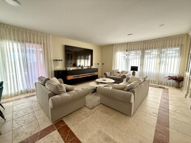 3 room luxury penthouse for rent in Benatalaya, Estepona, Andalusia