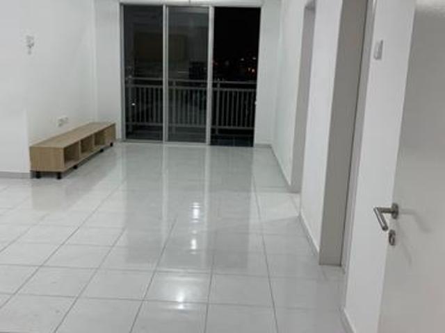 3 Room Seri Topaz Condo near IOI MALL Puchong Bandar Puteri Puchong