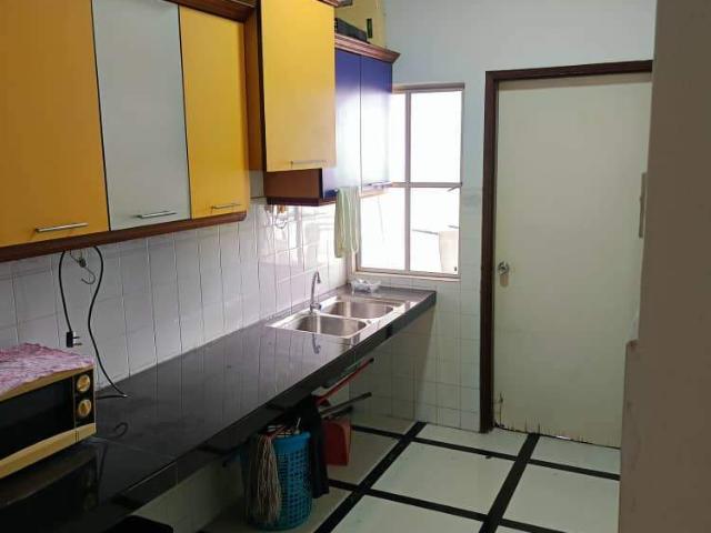 3 Rooms and 2 bath with car park attach