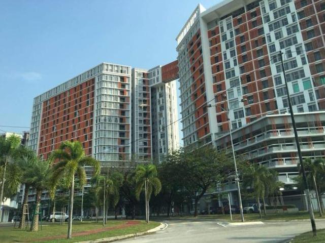 3 Rooms Apartment in Suria Jelutong Bukit Jelutong With 4 Car Park