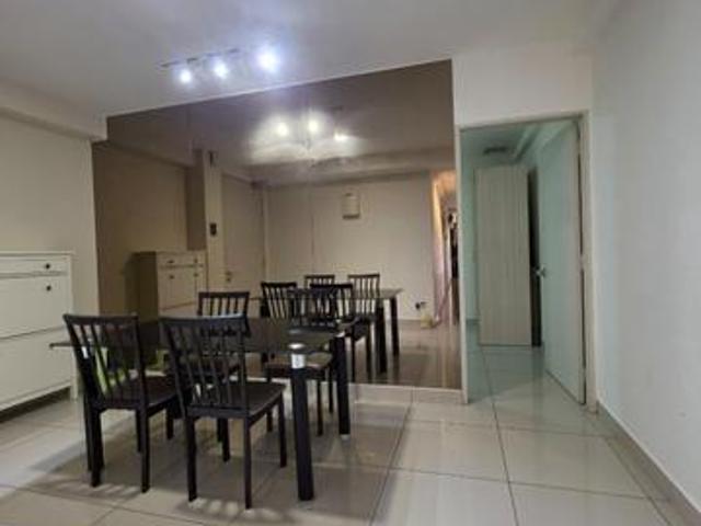 3 Rooms Apartment in Suria Jelutong Bukit Jelutong With 4 Car Park