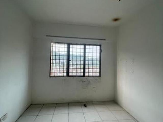 3 rooms unit for sale Cemara Apartment Bukit Segar Jaya Cheras