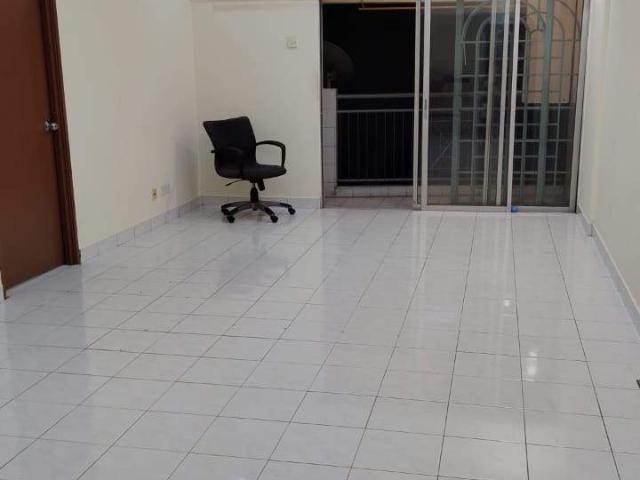 3 Rooms 2 Bathrooms Service Apartment Seri Kembangan for rent