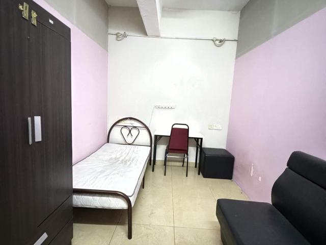 3 Stations to Bukit Bintang‼️Fully Furnished Master RoomAffordable and Safe Master Room