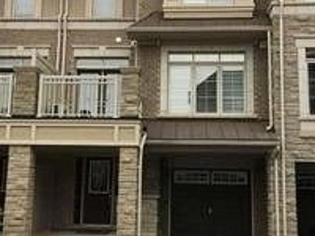 3 storey 2 Bed 2 Bath Twnhouse For Sale
