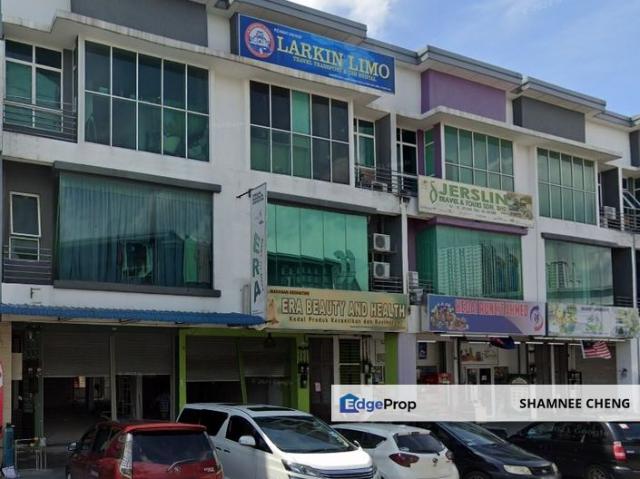 3 Storey Shop @ Taman Dataran Larkin