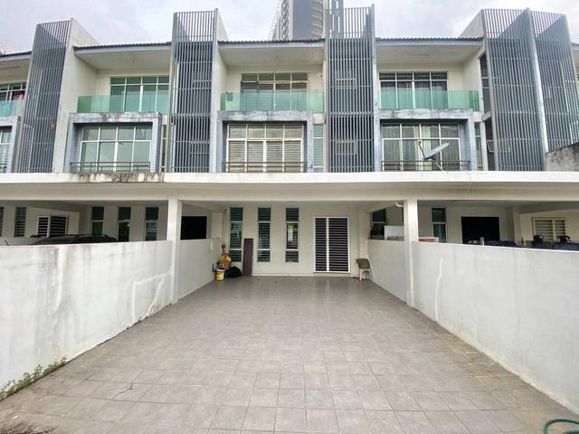 3 Storey Terrance House at Bangi Avenue