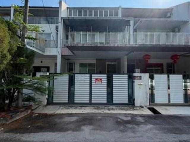 3 Storey Terrace at Taman Bukit Minyak Utama near Kota Permai for Sale