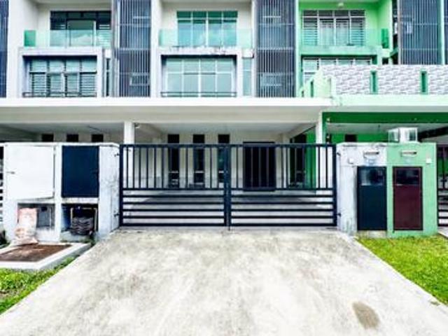 3 Storey Terrace Bangi Avenue
