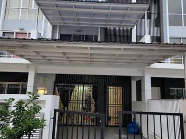 3 Storey Terrace Bayu Height 2 Tmn Desa Serdang Seri Kembangan