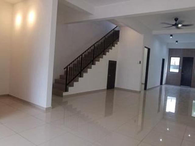 3 Storey Terrace House Brand New Partly Furnished 5R5B Near Mosque