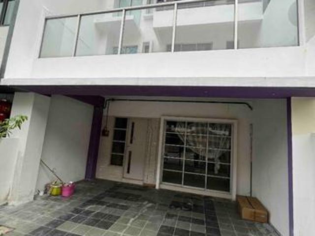 3 storey terrace house for rent Taman amansiara selayang 5 carpark