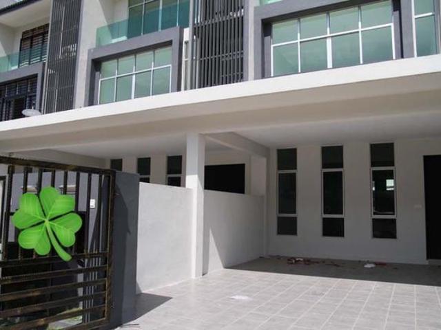 3 Storey Terrace House Seksyen 7 Bangi Avenue Freehold for Sale