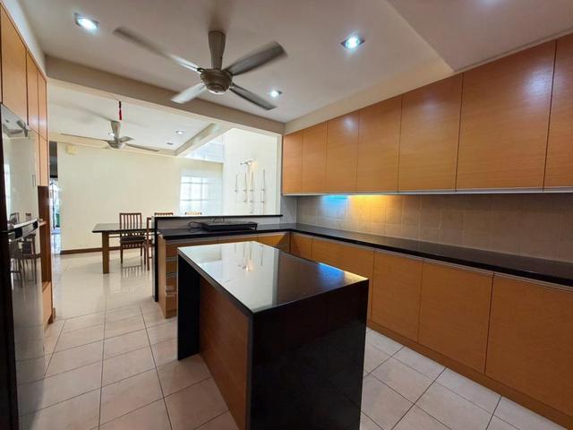 3 Storey Terrace Jelutong Full Furnished Near Free School