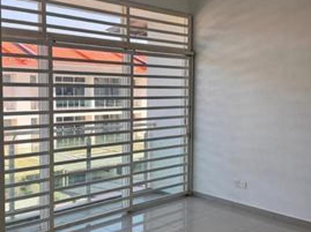 3 Storey Terrace Shineville Villas 3500sqft Original Bare Unit Farlim