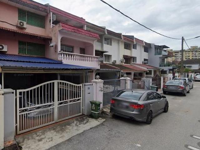 3 storey terraced house Sri petaling Taman Bukit Intan Good Condition