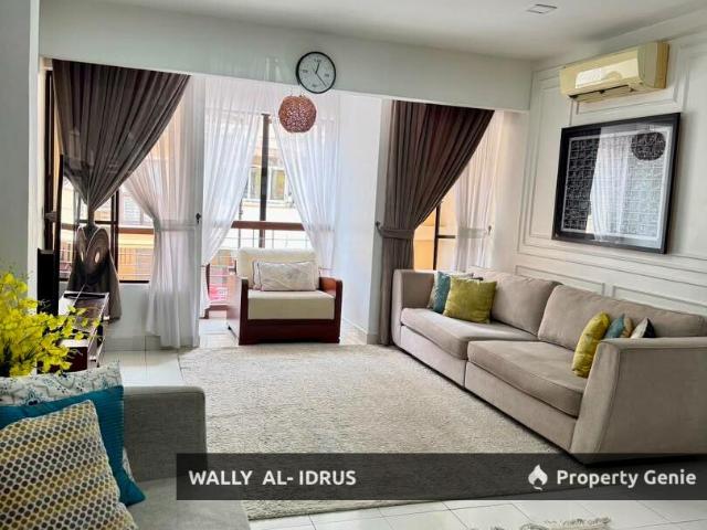 3 Storey Town House Prima Court
