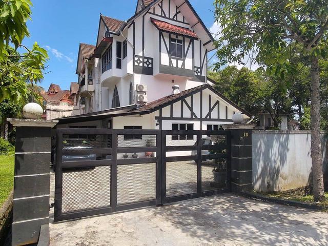 3 Storey Tmn Tampoi Utama Perling Jln Sri Perkasa CORNER LOT