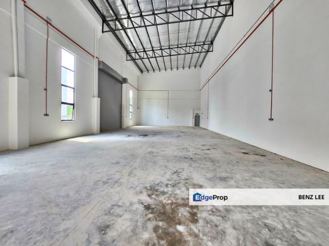 3 Storey W/Lift Rawang Taman Perindustrian UB Semi Detached Factory For RENT