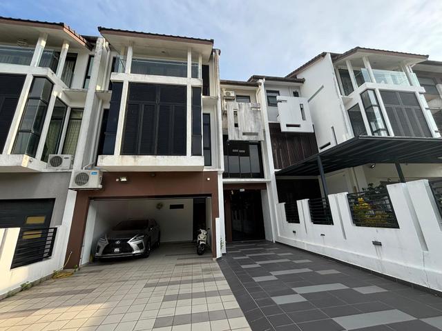 3 storey Below Market Freehold Maple Denai Alam Elmina Valley sale
