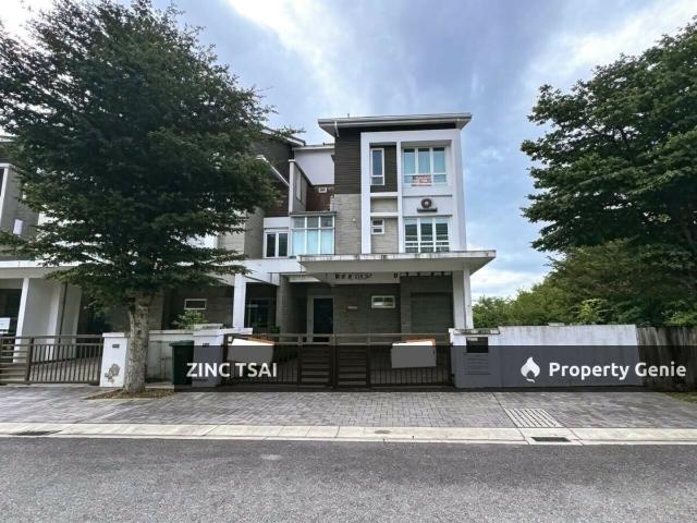 3 Storey Corner Lot Terrace @ Tiara South {Save RM 266,000}