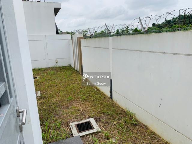 3 storey Corner shoplot for SALE at Jalan Lanang