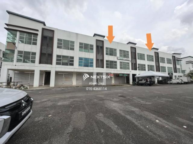 3 storey corner shoplot For sale Emart batu kawa