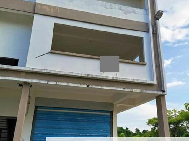 3 Storey Corner Terrace Shoplot for Sale | Matang Malihah | Kuching Sarawak | RM800K
