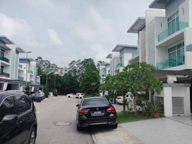 3 storey CloverGarden Residence at Cyberjaya Selangor