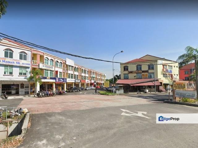 3 Storey End Lot Office In Kristal Klang Commercial Centre, Batu Belah, Klang
