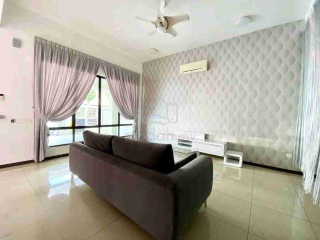 3 Storey Fully furnished reno